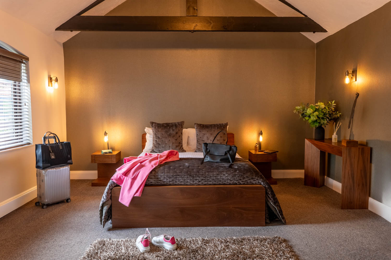 Rooms & Packages